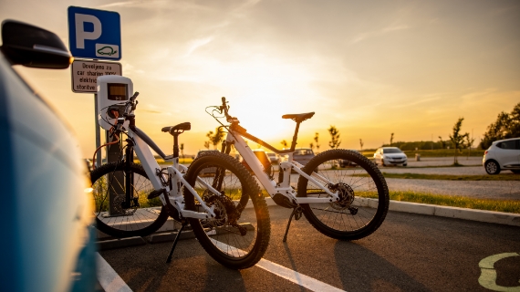 Bike eBikes an der Ladestation